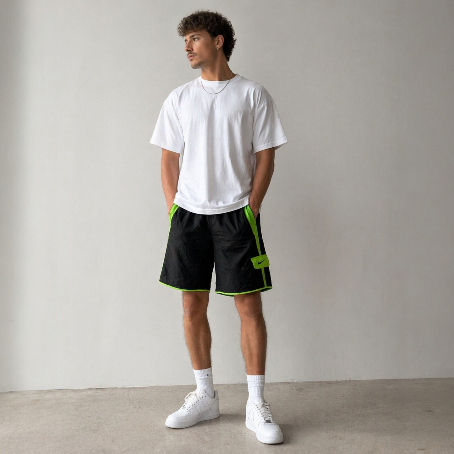 Vintage Nike Shorts Schwarz Grün – Size M – Swim / Sport Shorts