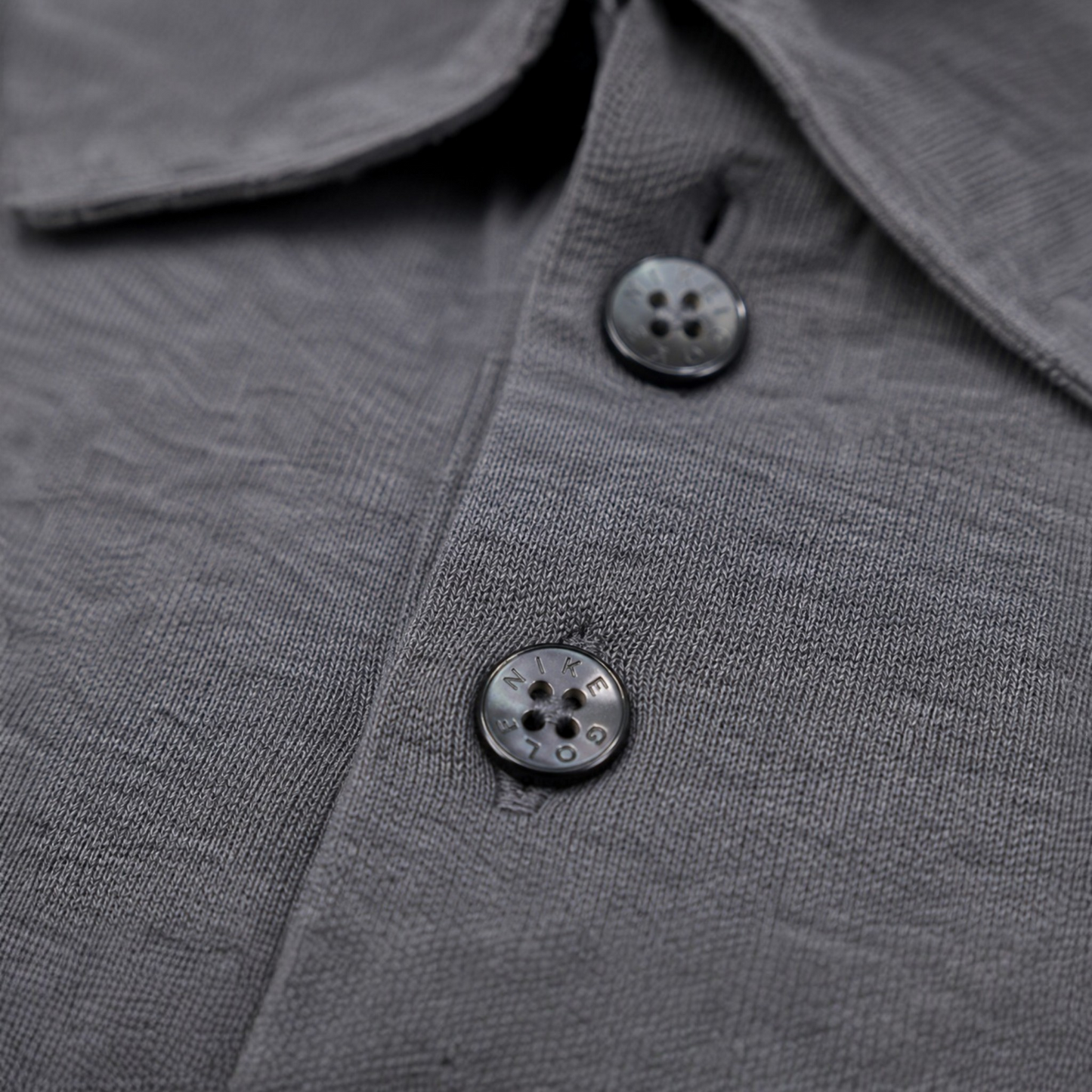 Nike Golf Polo Shirt Grau XL – Mollys Sticklogo, Strukturstoff, Signature Buttons