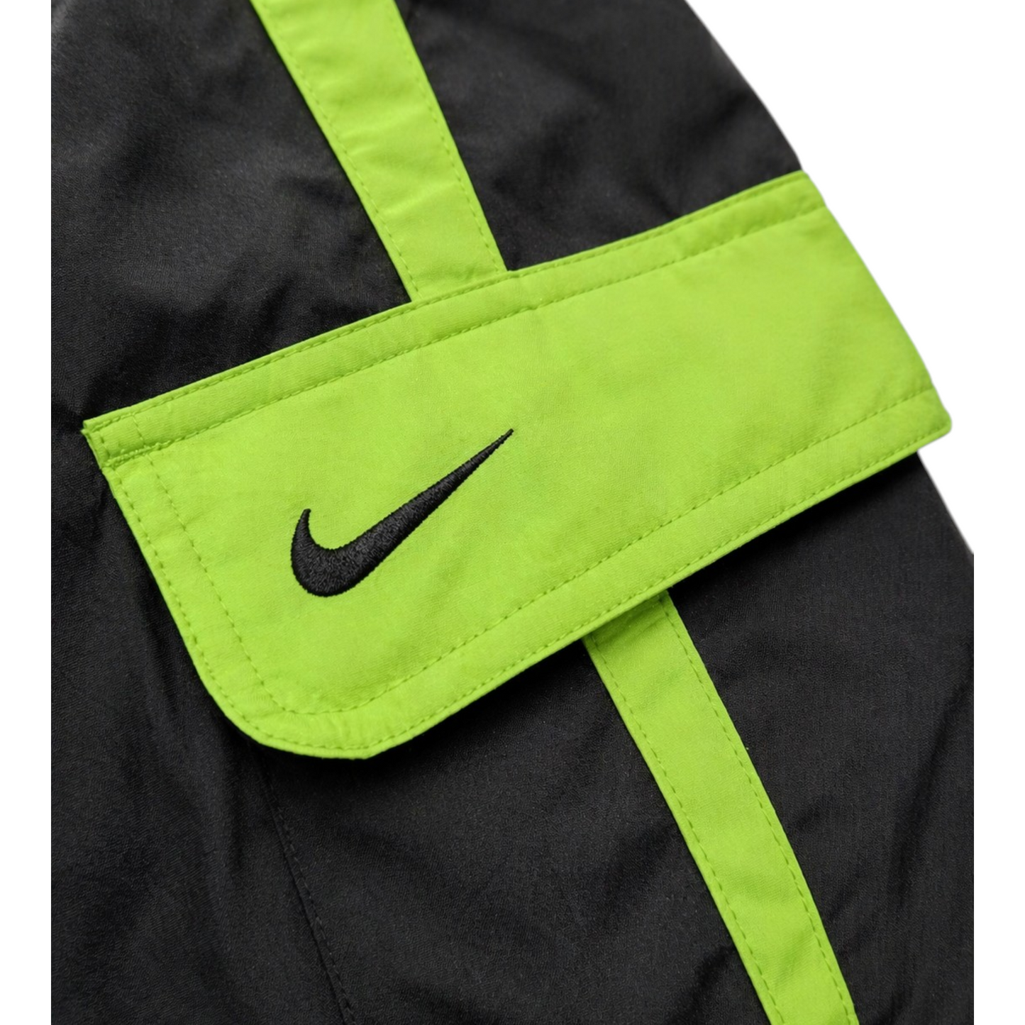 Vintage Nike Shorts Schwarz Grün – Size M – Swim / Sport Shorts