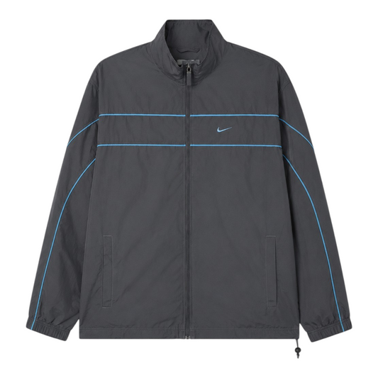 Vintage Nike Windbreaker Jacke Anthrazit Grau mit hellblauen Streifen und gesticktem Swoosh – Größe M
